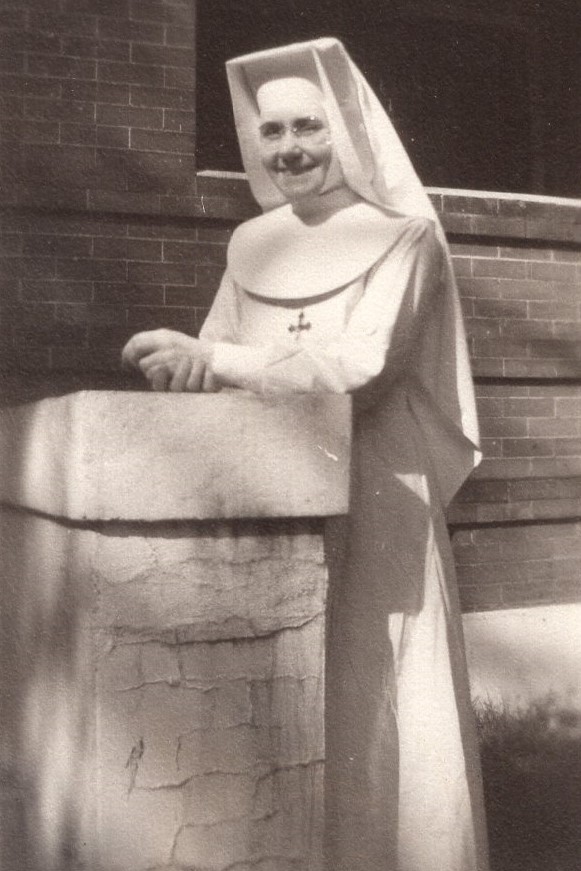 Sister Lucy Cynoski MM 1st group of nurses